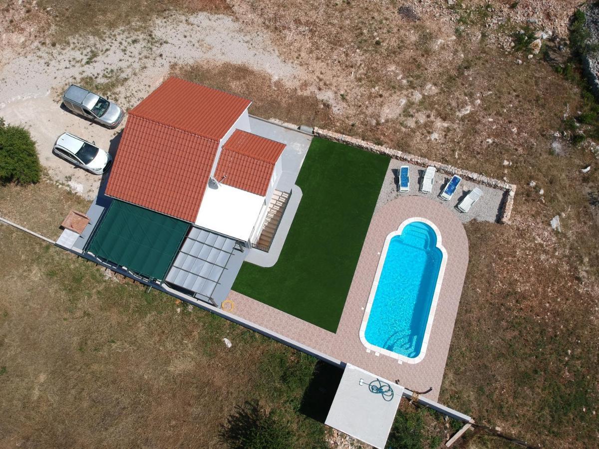Nane Garden House With Heated Pool Villa Mirce Dış mekan fotoğraf