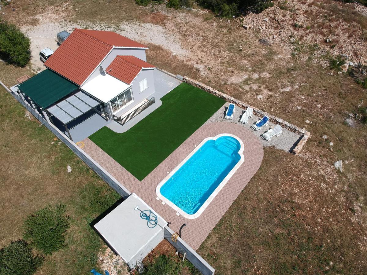 Nane Garden House With Heated Pool Villa Mirce Dış mekan fotoğraf
