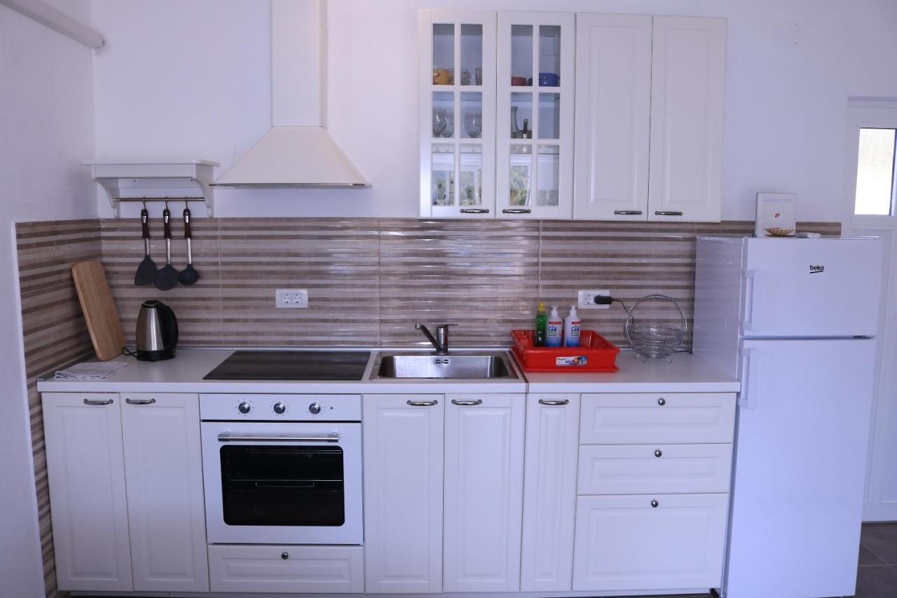 Nane Garden House With Heated Pool Villa Mirce Dış mekan fotoğraf