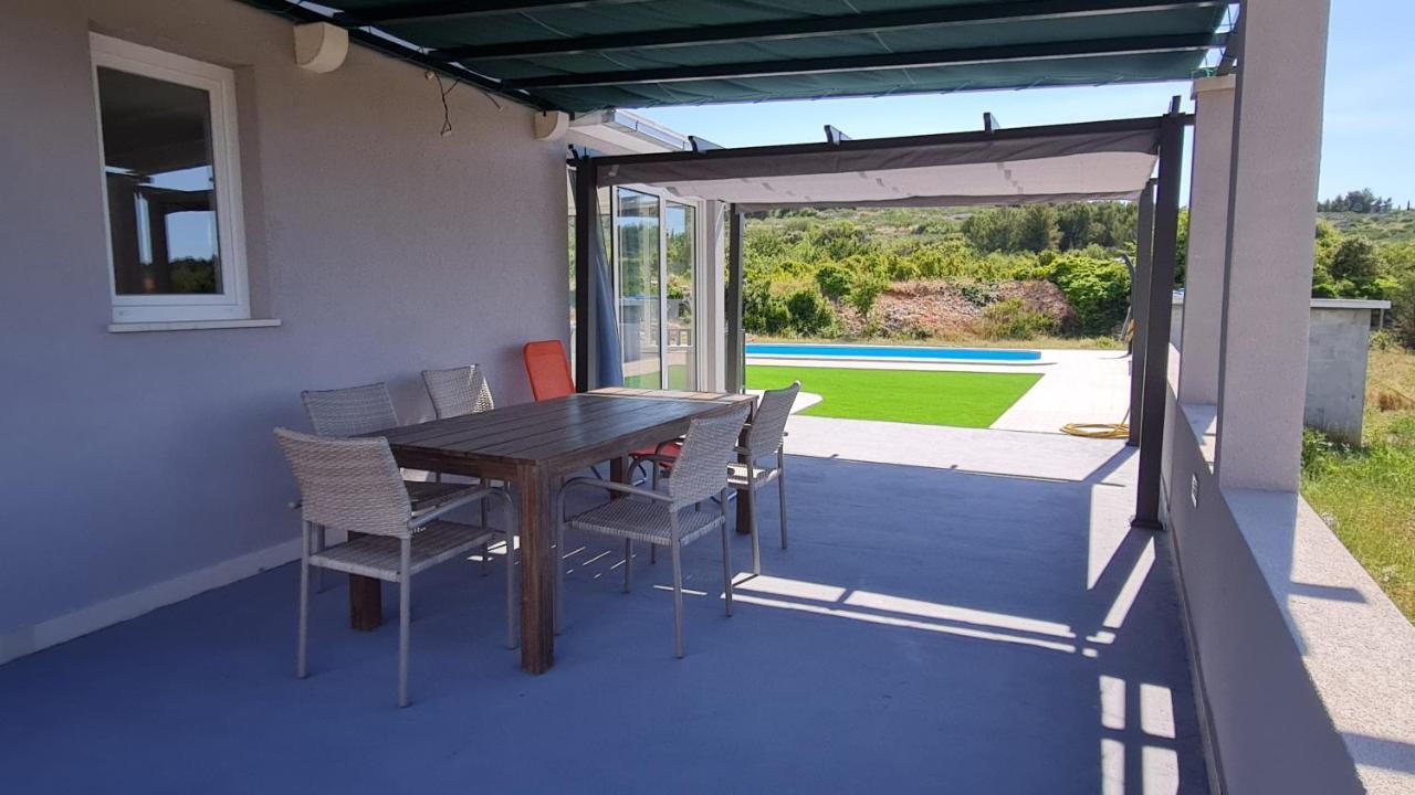 Nane Garden House With Heated Pool Villa Mirce Dış mekan fotoğraf