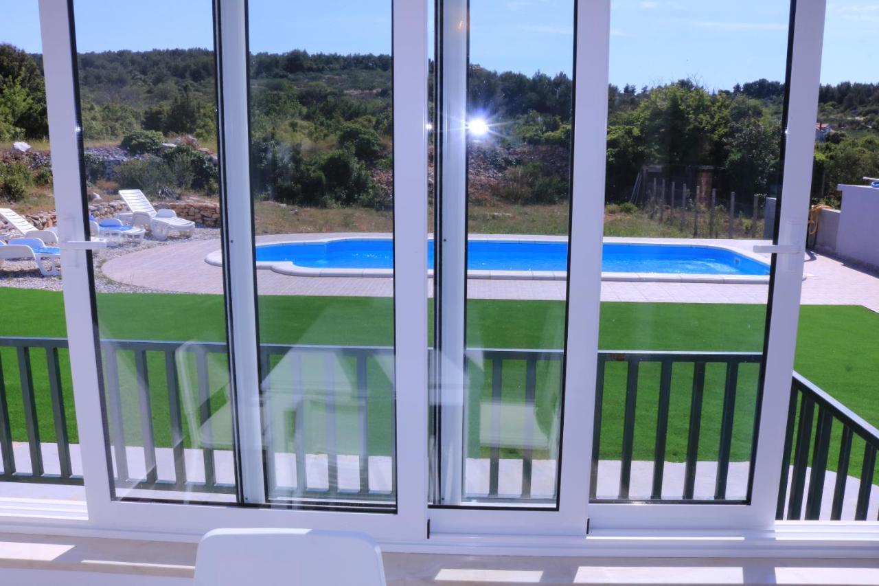 Nane Garden House With Heated Pool Villa Mirce Dış mekan fotoğraf